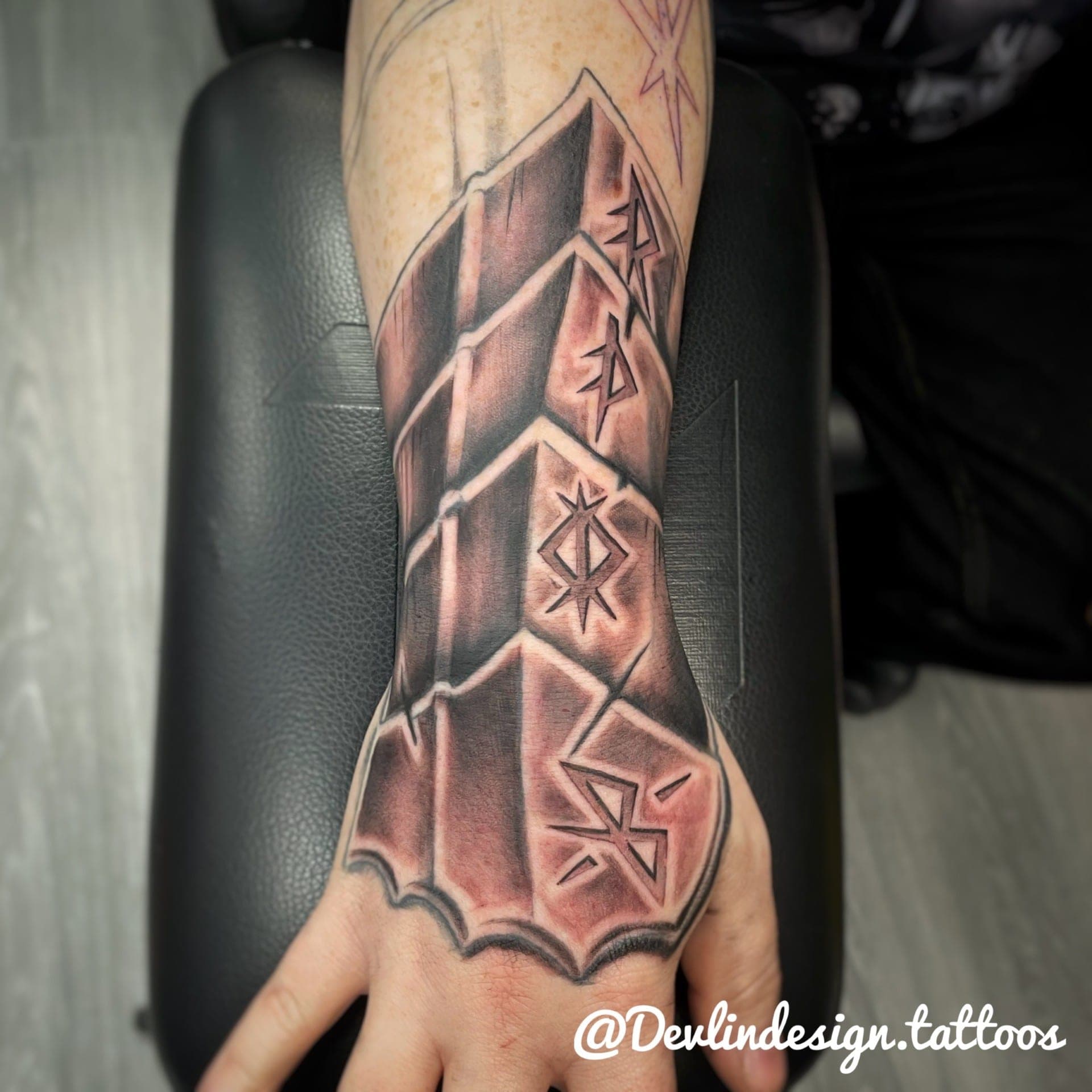 Tattoo by @devlindesign.tattoos at Por Vida Tattoo Wythenshaw