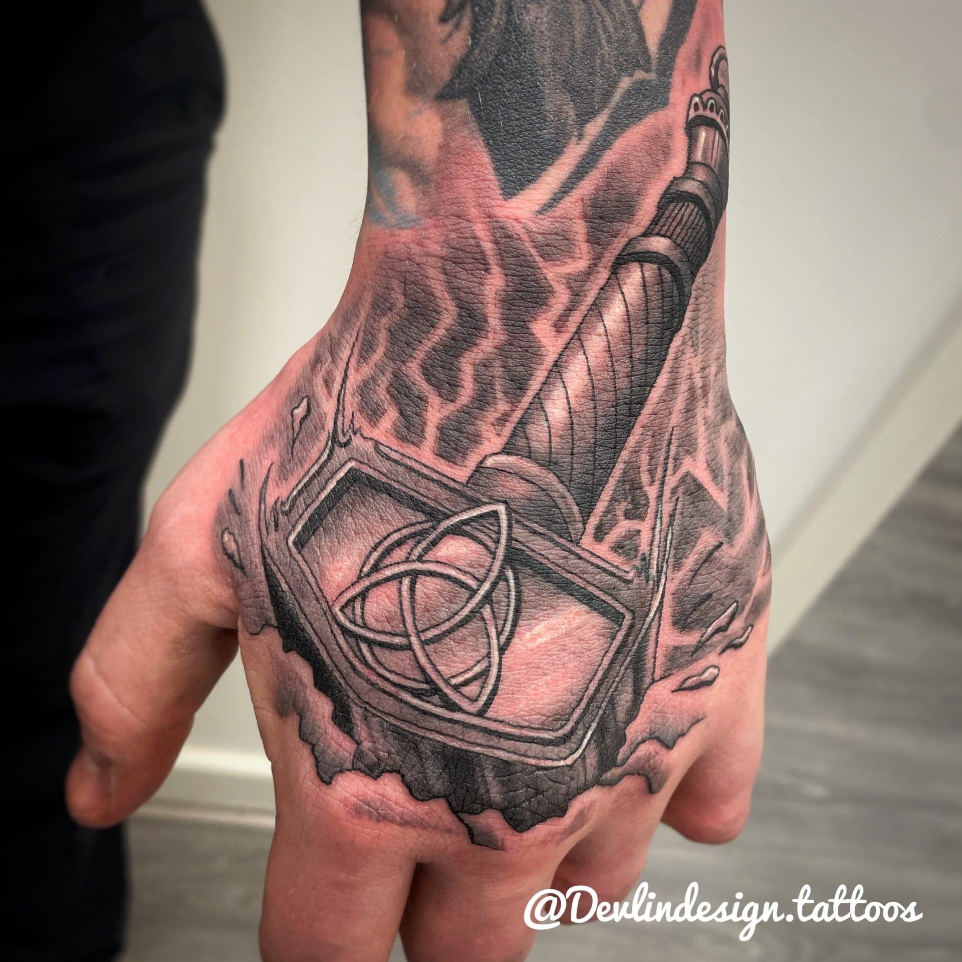 Tattoo by @devlindesign.tattoos at Por Vida Tattoo Wythenshaw